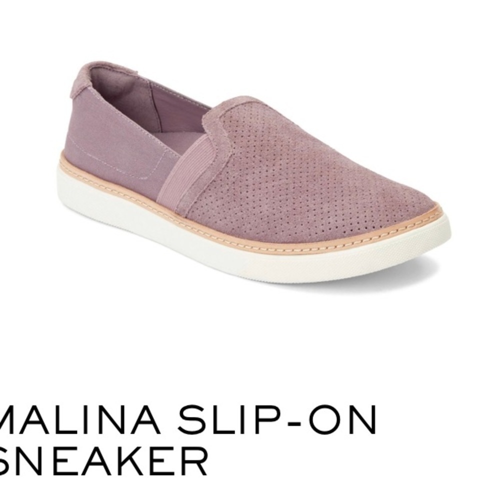 VIONIC Sz 10 Malina Perforated  Toe Cap Rubber Sole Suede Slip On Loafers Flats